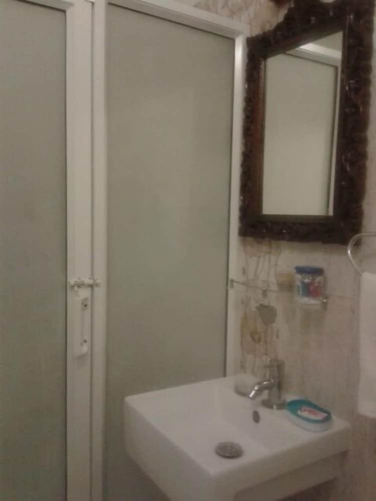 super deluxe double ac room with balcony(having twin beds) photo 2