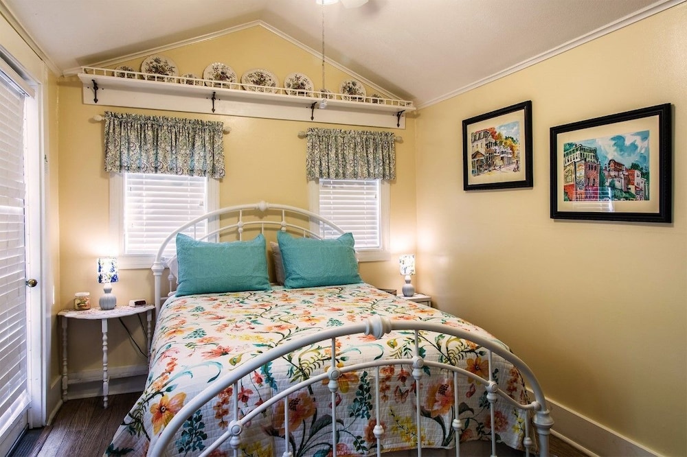 Northlawn Carriage House photo 1