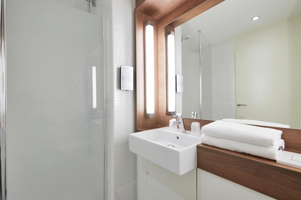 Standard Room, 2 Twin Beds photo 2