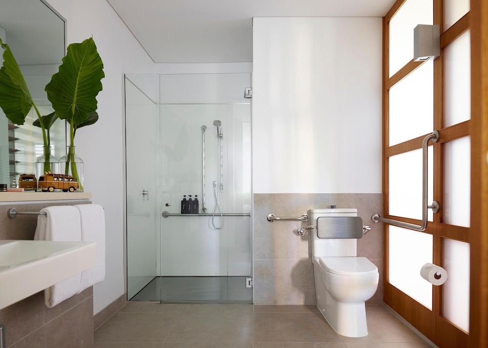 Rainforest Resort Suite - shower only