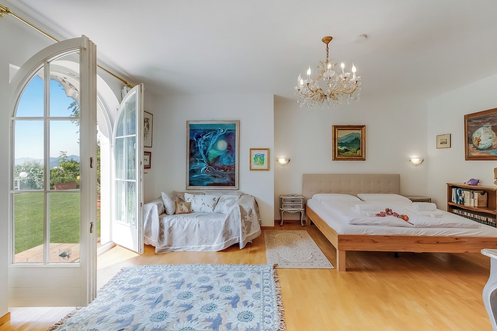 Family Villa, Multiple Bedrooms, Mountainside (Villa Tre Pini)