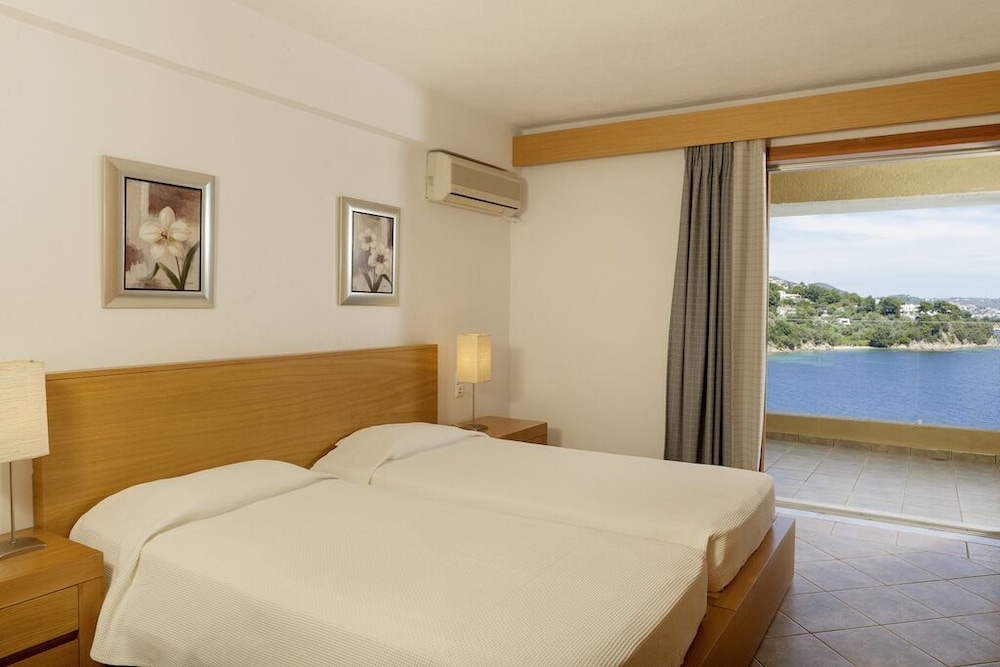 Suite, 2 Bedrooms, Sea View - Photo 1
