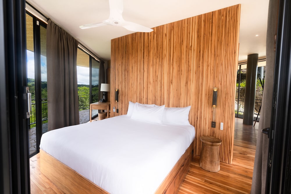 Treetop Suite with Jacuzzi