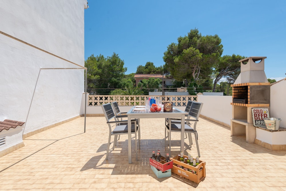 Villa photo 3