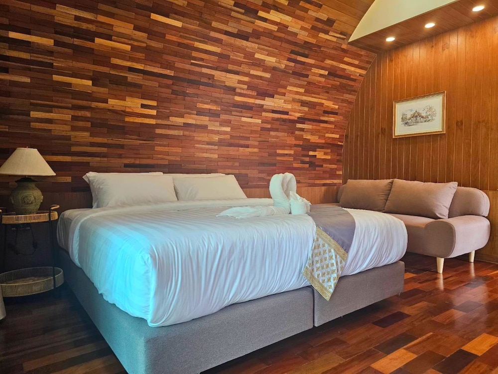 Executive Room, Balcony, River View - Photo 14