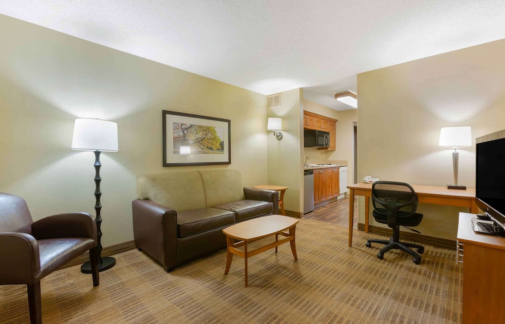 Deluxe Studio, Multiple Beds, Non Smoking photo 3