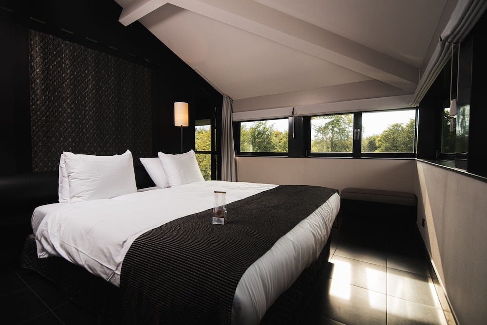 Panoramic Suite, 1 King Bed, Garden View, Tower photo 1