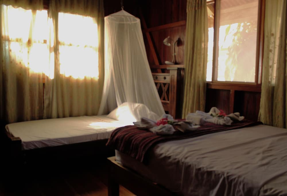 Economy Triple Room photo 3