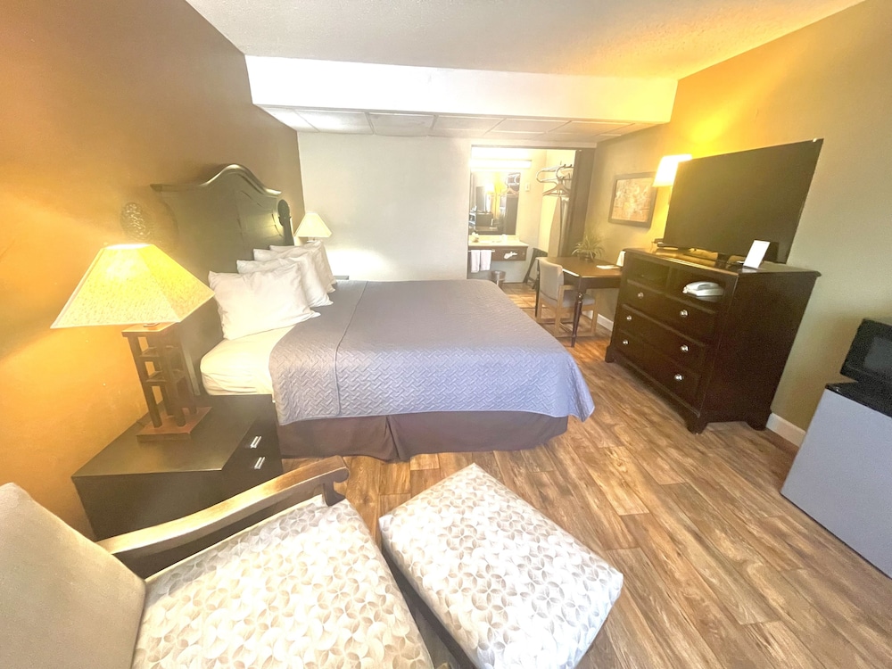 1 King (Upper Floor) photo 1