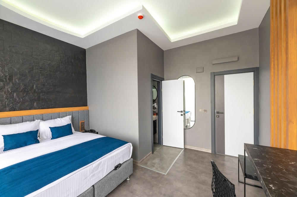 Deluxe Triple Room - Photo 1