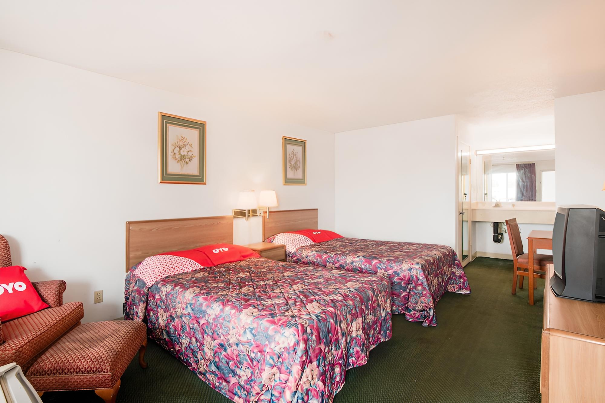 Room, 2 Double Beds, Accessible photo 2