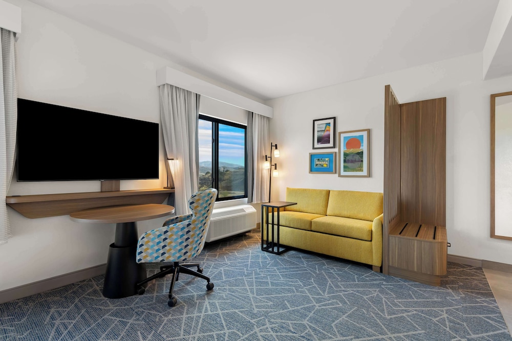 Studio, 1 King Bed, Accessible (Hearing)