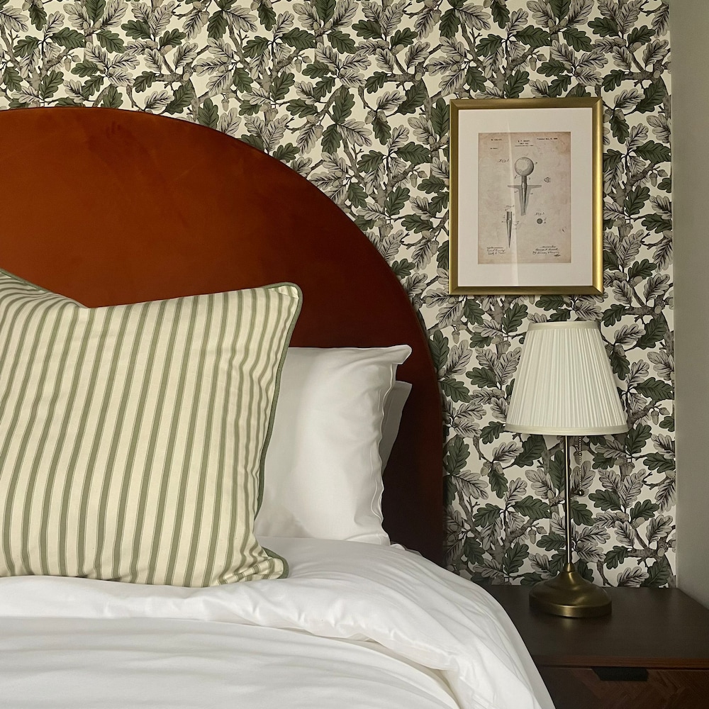 Premium Room, 1 King Bed, Valley View photo 3