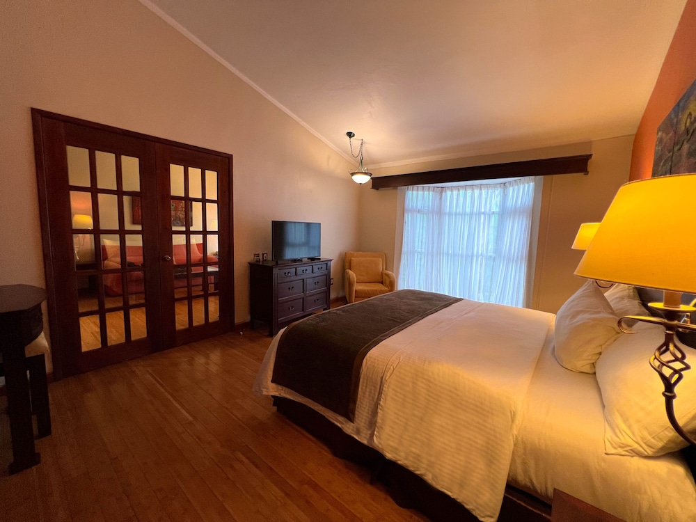 Grand Room - Photo 1