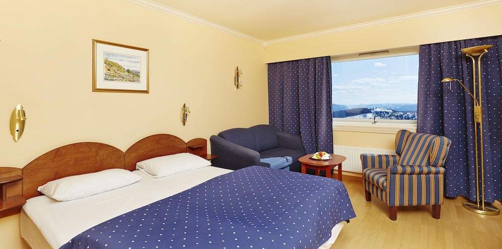 Superior Double Room, 1 Queen Bed with Sofa bed, Non Smoking photo 2