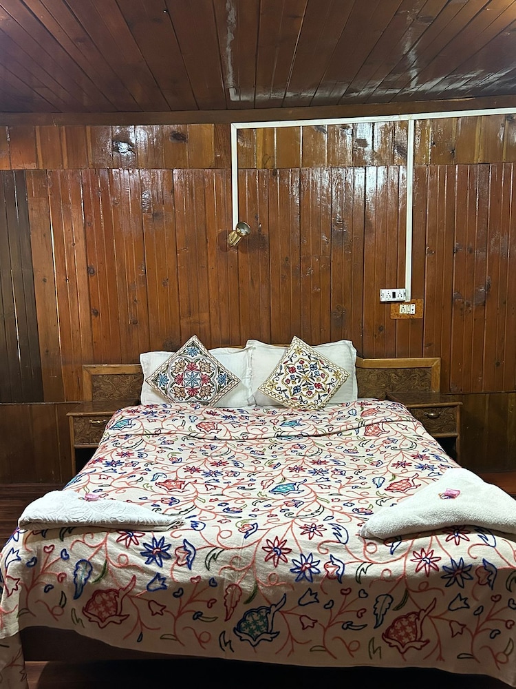 Deluxe Room, Patio, Mountain View