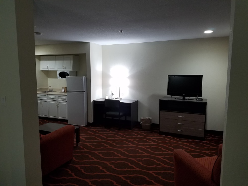 Suite, 1 King Bed, Non Smoking - Photo 5