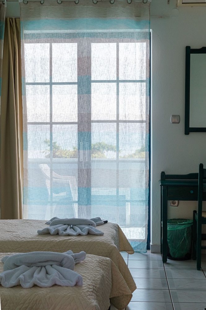 Double or Twin Room photo 2