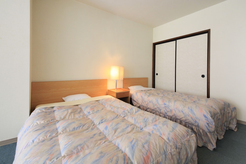 Japanese-Western Style Room With Bath And Toilet photo 3