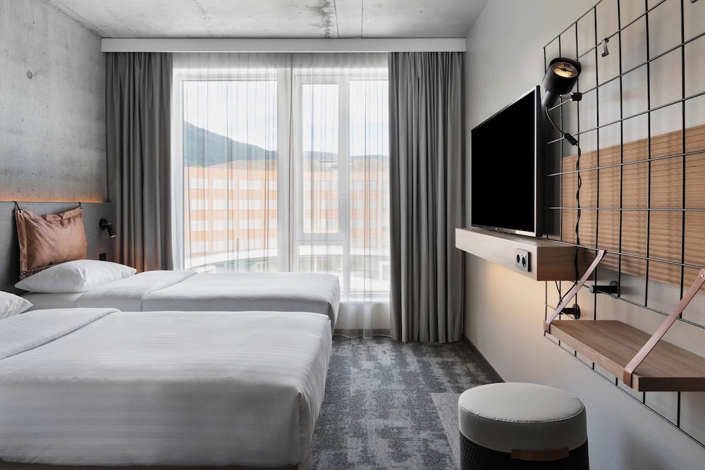 Twin Room, 2 Twin Beds, City View - Photo 1