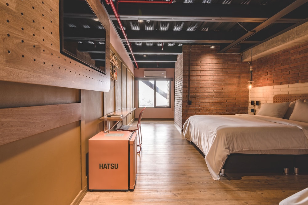 Standard Room, 1 King Bed - Photo 8