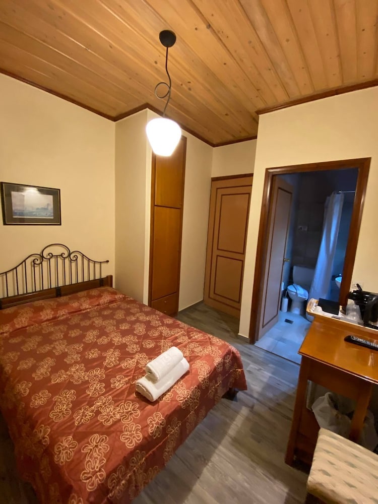 Single Room, Sea View