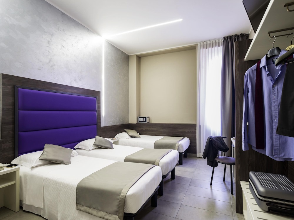 Triple Room, Multiple Beds