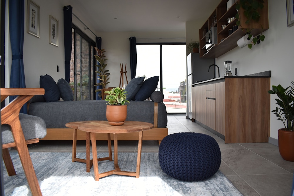 Exclusive Suite, 1 Queen Bed with Sofa bed, City View, Corner