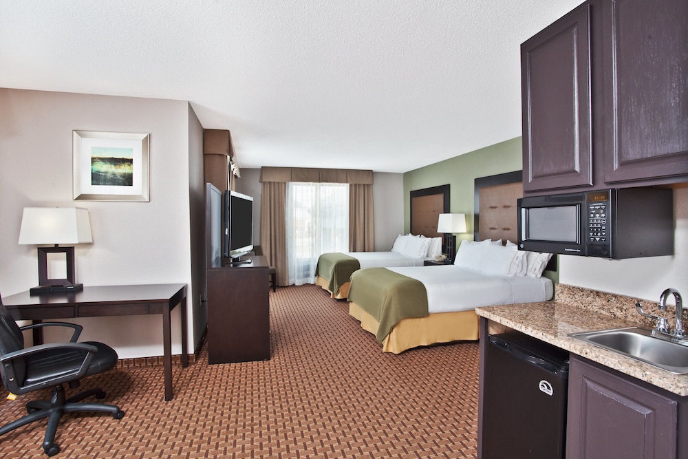 Standard Room, Multiple Beds photo 3