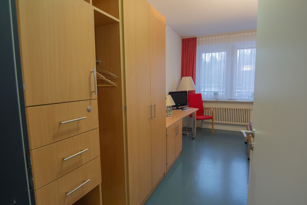 Standard Room, 2 Twin Beds photo 2