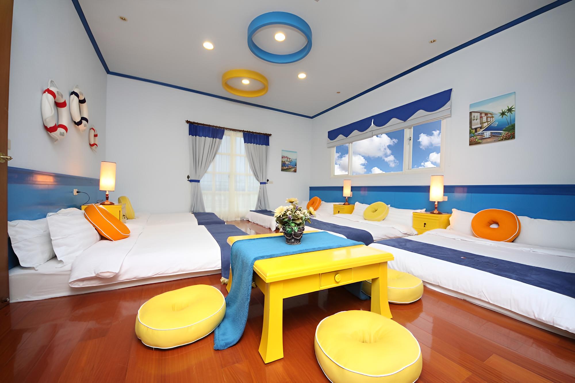 Family Room, 3 Bedrooms photo 1