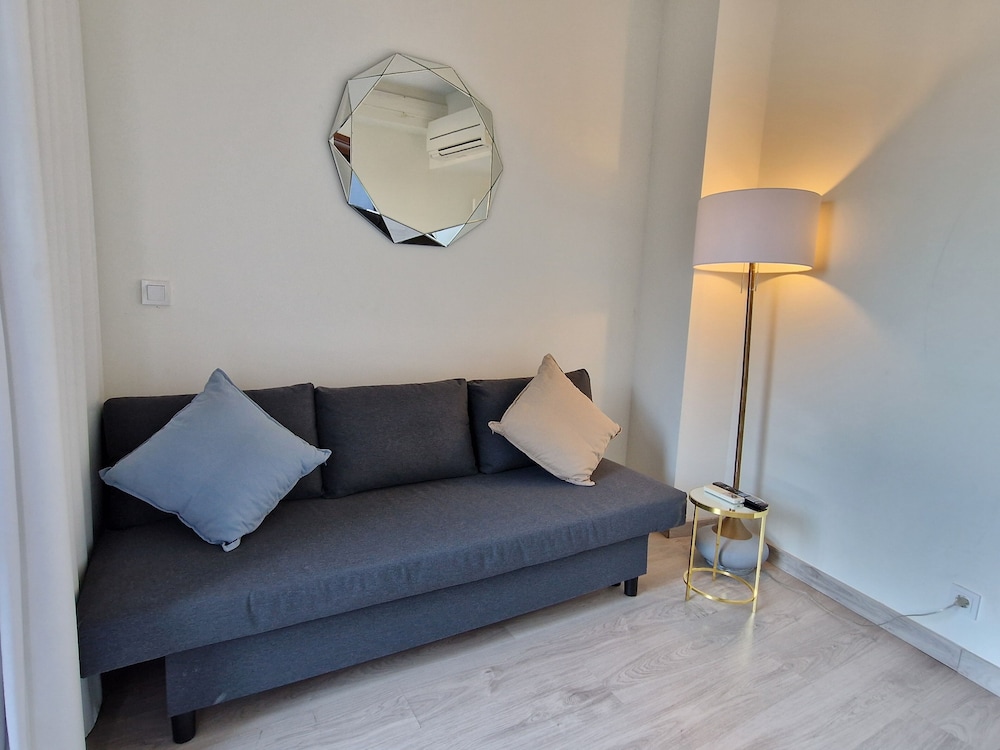 Deluxe Suite - Photo 6