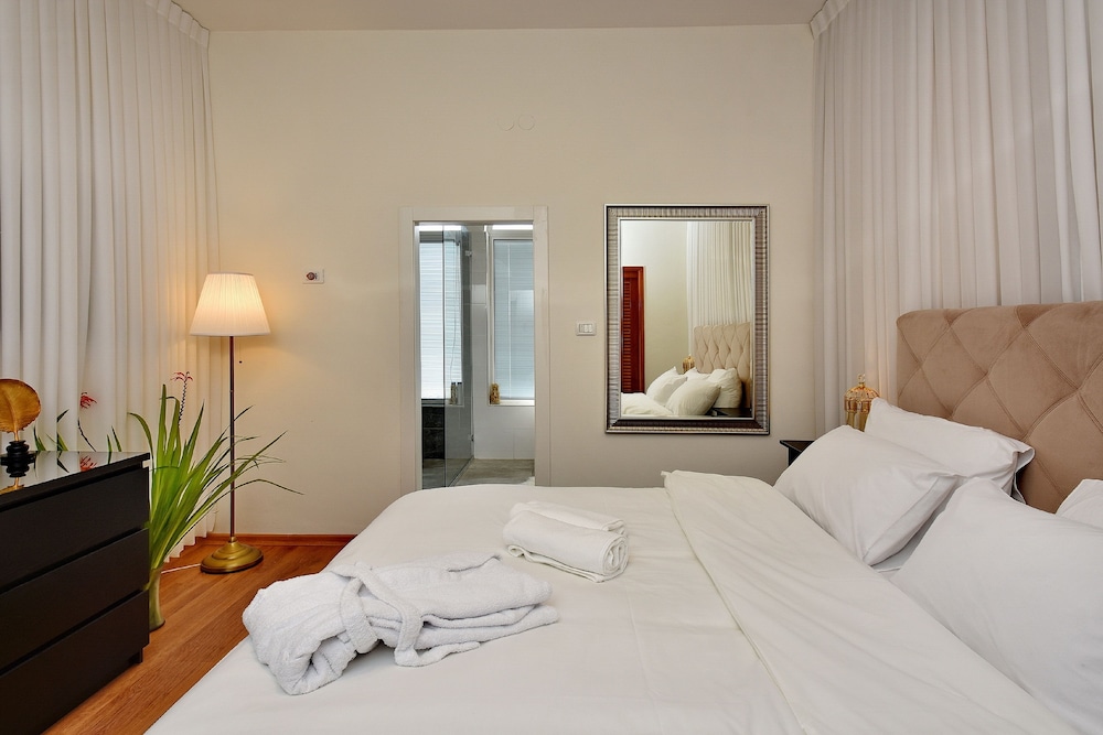 Superior Villa, 6 Bedrooms, Non Smoking, Valley View photo 2