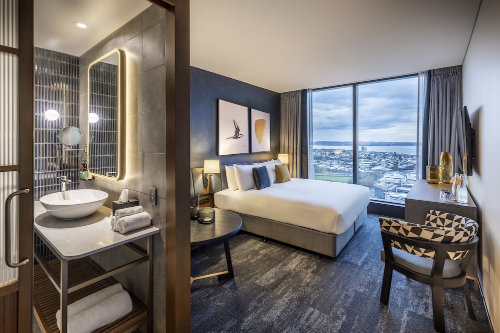 Standard Room (Upgraded) - Photo 8