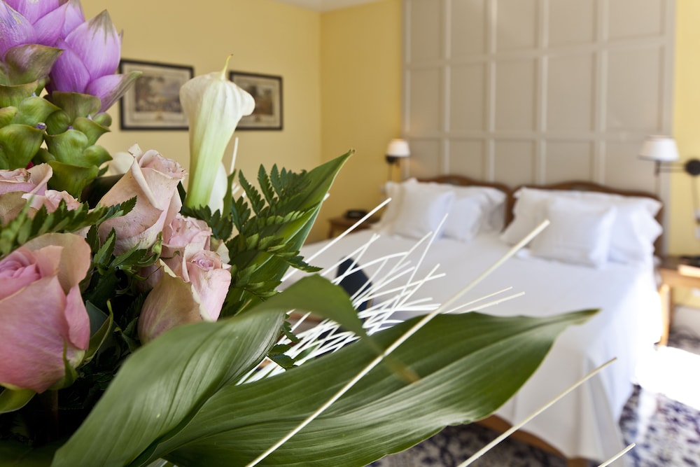 Standard Double or Twin Room, Sea View (Window) - Photo 2