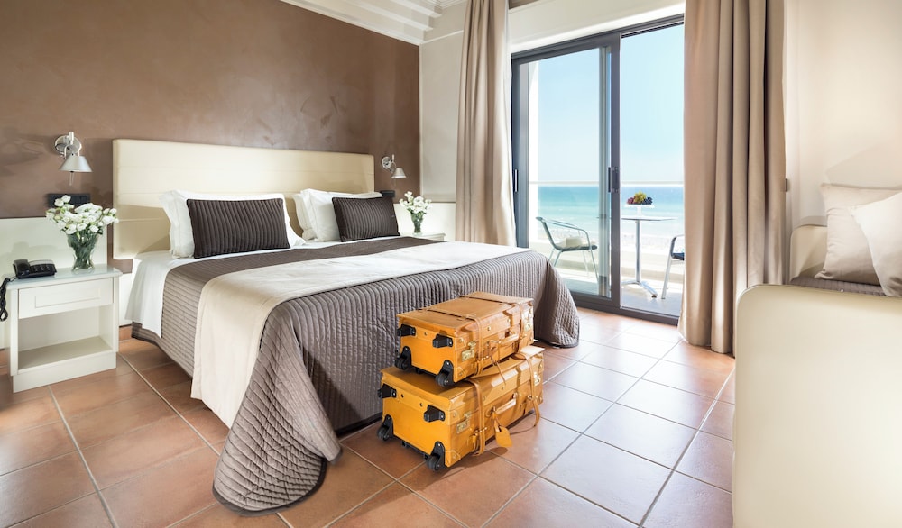 Deluxe Room - Photo 1