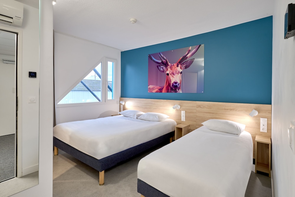 Standard Room, Multiple Beds - Photo 14