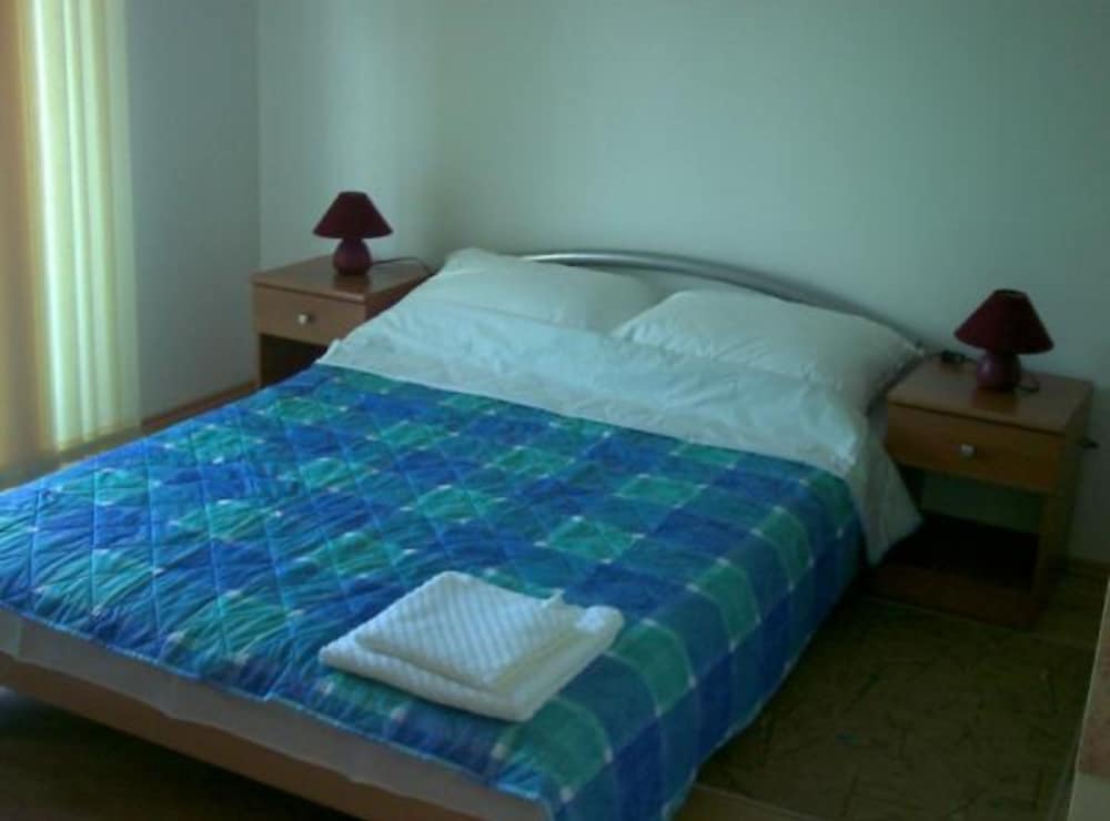 Apartment (Studio Apartment (right))