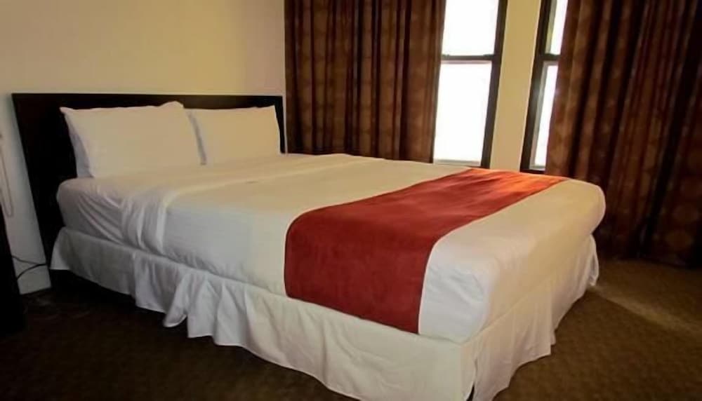 Standard Room, 1 Queen Bed photo 1