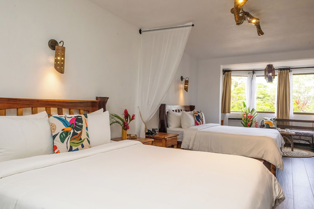Double Queen Suite