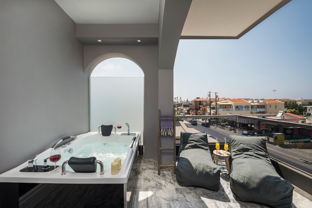 Premium Apartment, 2 Bedrooms, Jetted Tub, photo 6