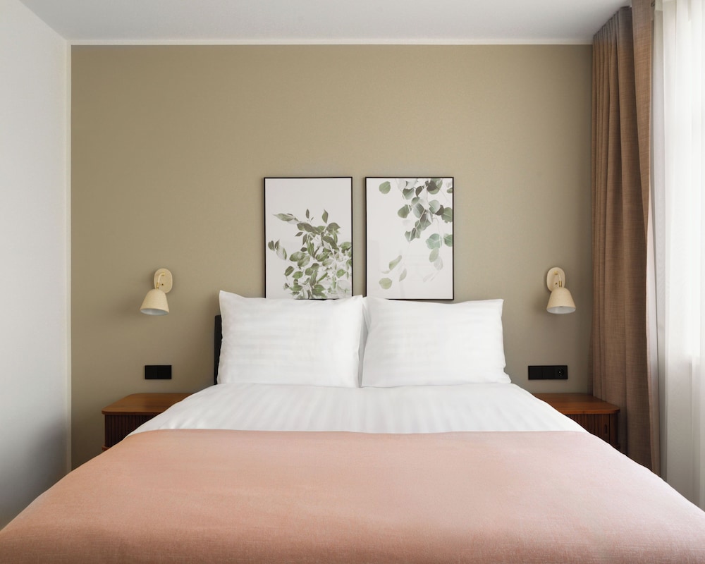Queen Room