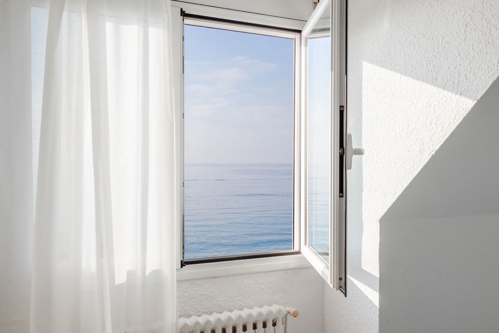 Standard Triple Room, Sea View photo 3