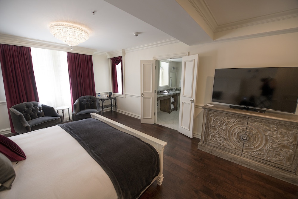 Grand Room, Accessible, Non Smoking (Private Bathroom) photo 1