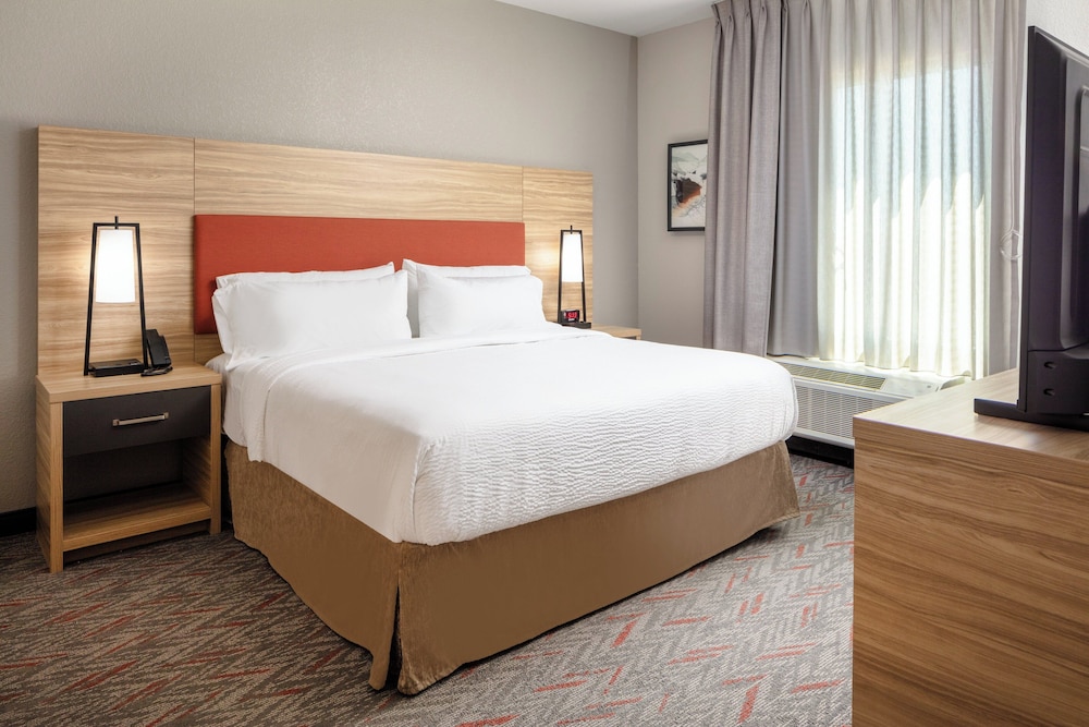 Room, 1 Bedroom, Roll-in Shower (Mobility Accessible) - Photo 6