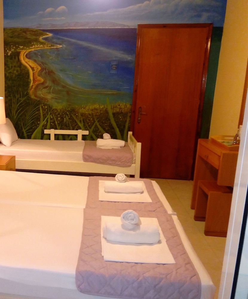 Standard Triple Room photo 3