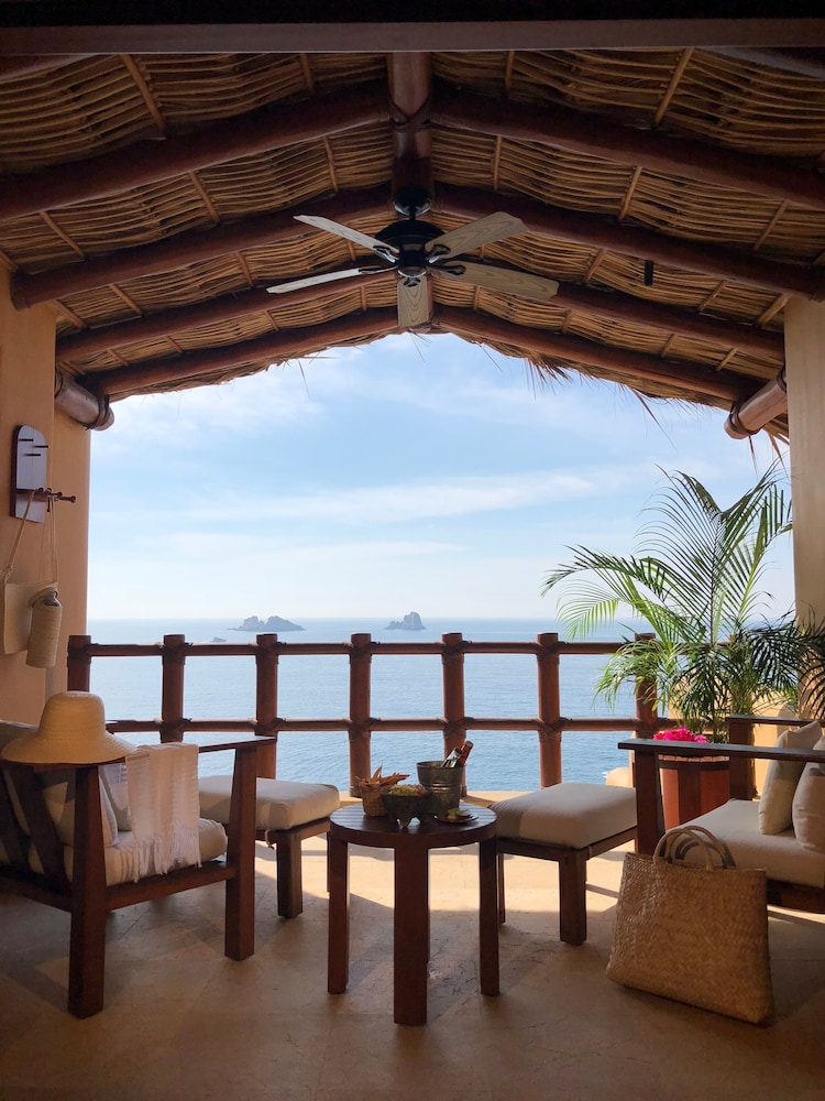 Cliffside Ocean Front Suite - Photo 2