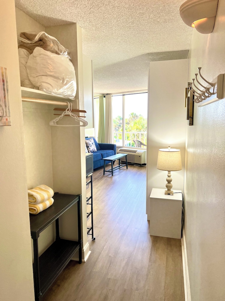 Studio, Ocean View (Waters Edge) photo 2