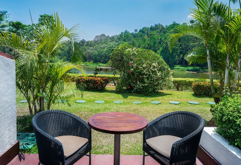 Superior Garden Terrace
