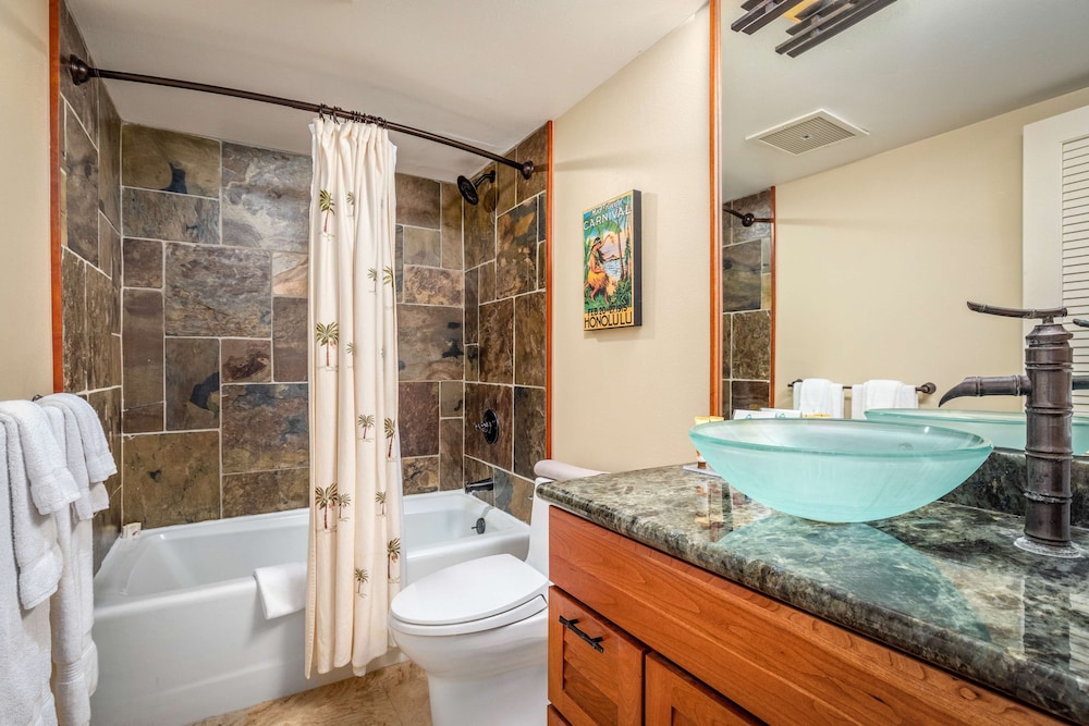 Suite, 1 Bedroom, Oceanfront (2 Bathrooms) thumbnail 5